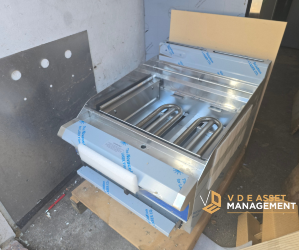 Lot 1 (Catering 2) Blue Seal Evolution G594-LS-N 600mm Natural Gas Chargrill - G032-N